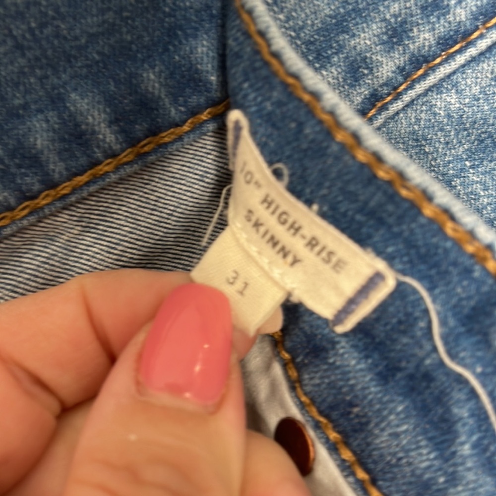 Madewell High Rise 10” Rise Ripped Skinny Ankle Jeans - Picture 6 of 10
